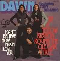 Tie a Yellow Ribbon Round the Ole Oak Tree ----- Tony Orlando & Dawn ----- 
"Tie a Yellow Ribbon Round the Ole Oak Tree" ist ein Lied aus dem Jahr 1972 welches im Original von "Tony Orlando & Dawn" gesungen wurde.<br>
Der Song war international ein TopTen Hit, schaffte es in Norwegen, England und den USA sogar bis auf den ersten Platz der Charts.<br>
Von diesem Lied gibt es etliche Coverversionen, u.a. von Frank Sinatra, Dean Martin, Dolly Parton, Connie Smith und Tony Christie.<br>
Deutsche bersetzungen gibt es von Ralf Bendix, Peter Alexander und Dieter Thomas Kuhn.<br>
Andere Songs von "Tony Orlando & Dawn" waren "Candida" , "Knock Three Times" , "I Play And Sing" und "Say, Has Anybody Seen My Sweet Gypsy Rose".
